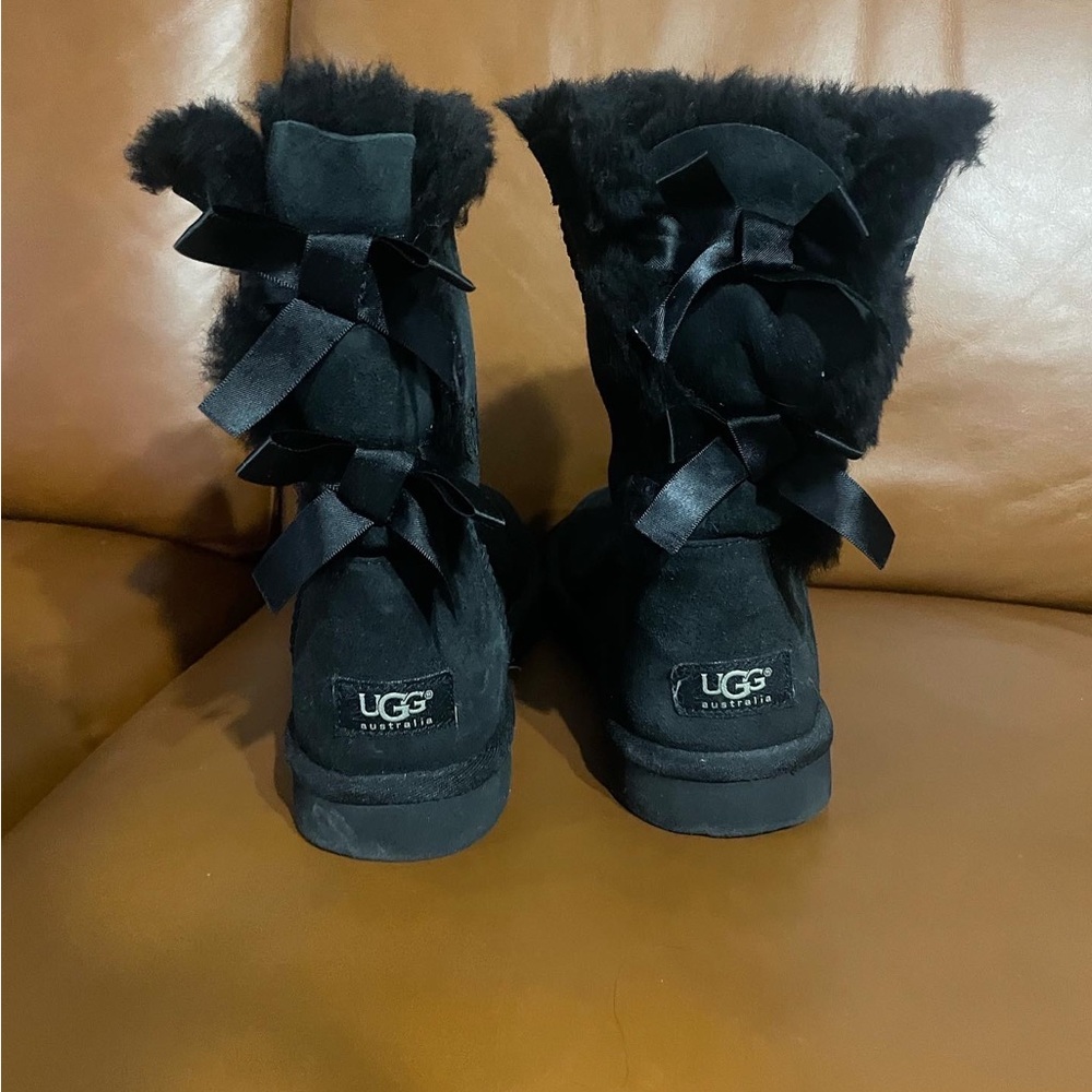 Black ugg boots